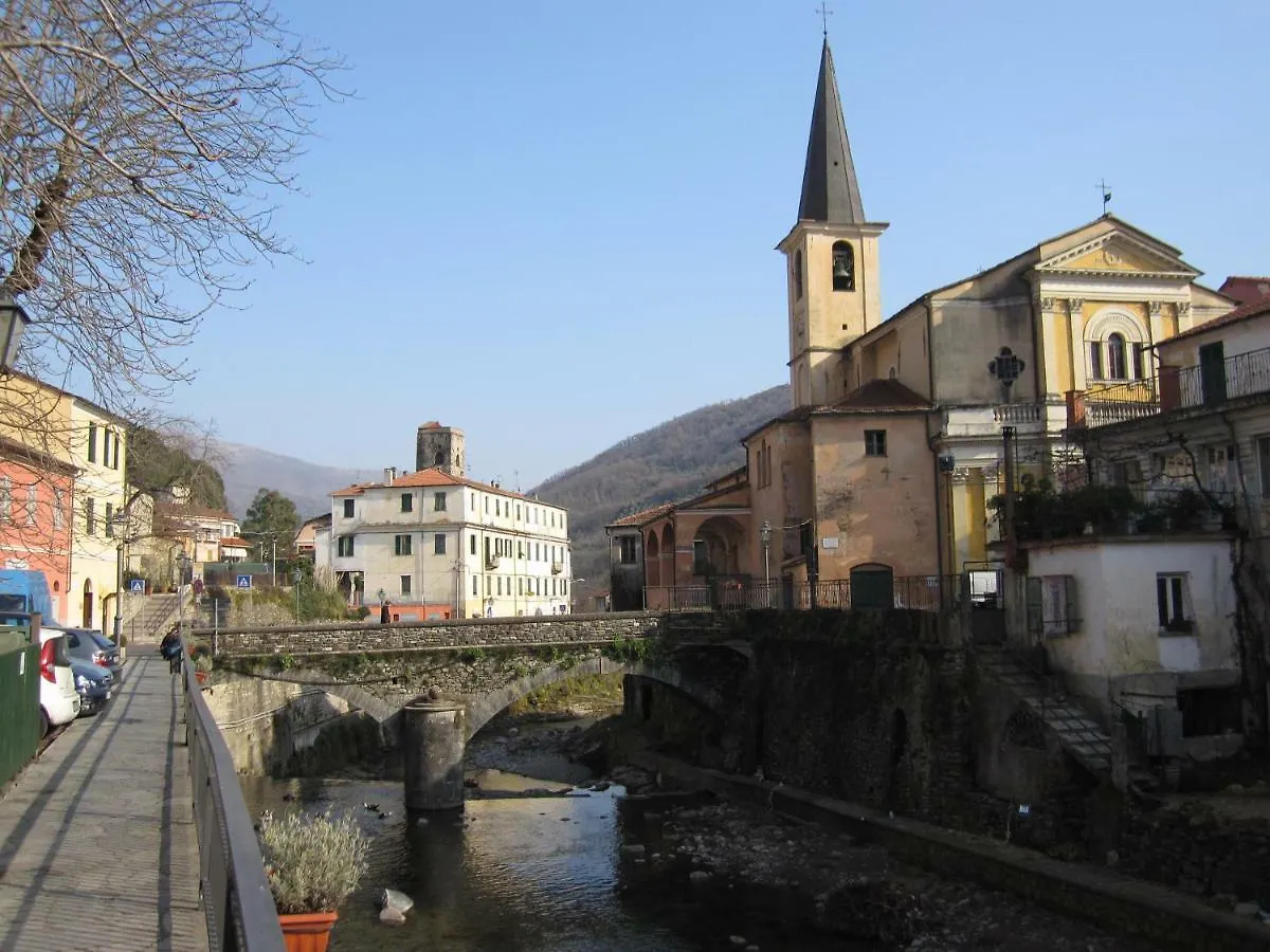Casa Rossa Apartment Borgomaro